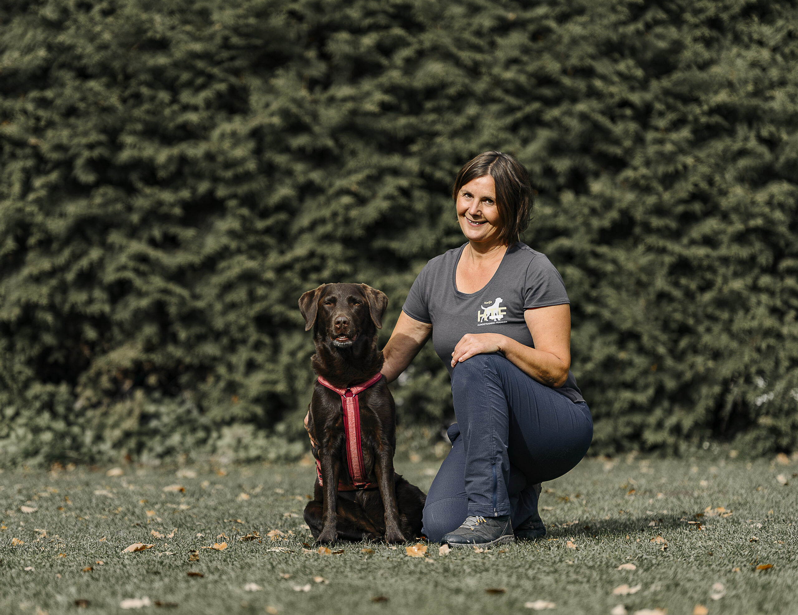 Nadja Schneider in der Hundeschule Nürnberg Feucht mit ihrer Hündin Smilla